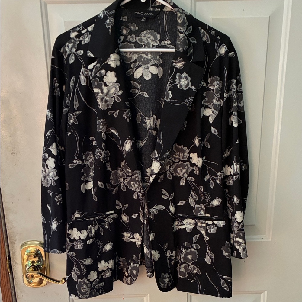 Ming Wang Black and White Floral Blazer